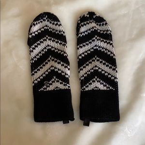 Lululemon Mittens